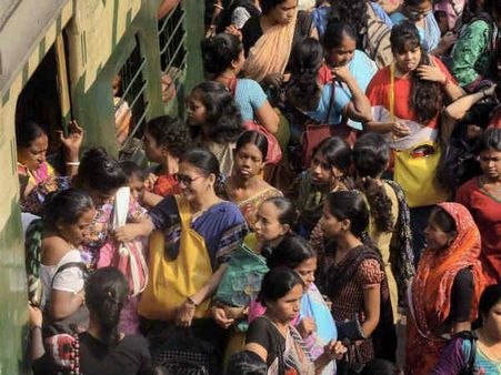 મહિલાઓની મુઠ્ઠીમાં છે નેતાઓની કિસ્મત