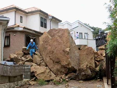 ભૂકંપ બાદ પૂરે વધારી મુશ્કેલી