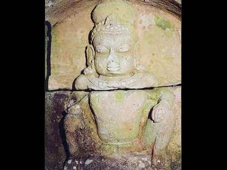 દીપદિહમાં મૂર્તિઓ