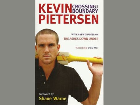 9. ક્રોસિંગ ધ બાઉન્ડ્રી: કેવિન પીટરસન