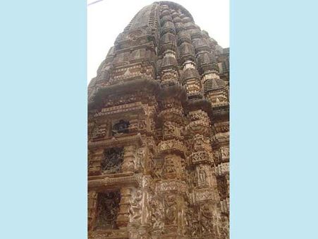 મંદિરમાં મંડપમ