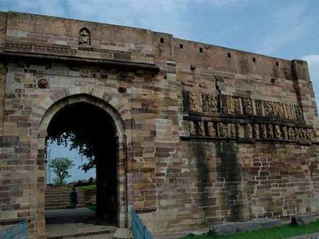 રતનપુરમાં કિલ્લો