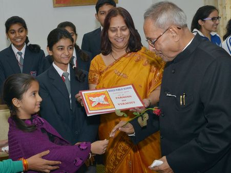 બાળકો સાથે બાળદિવસની ઉજવણી