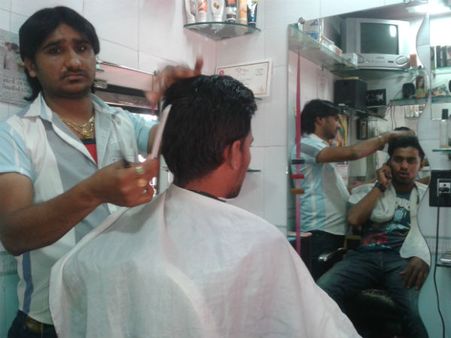 ખતરા વાળ અટકાવો, મફતમાં કરાવો હજામત