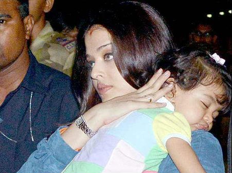 મમ્મી સાથે આરાધ્યા