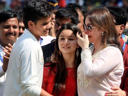 પુત્રો 'ડાયમન્ડ' પુત્રો 'ડાયમન્ડ'