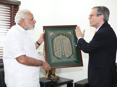 નરેન્દ્ર મોદી અને માઇકલ સ્ટેનર નરેન્દ્ર મોદી અને માઇકલ સ્ટેનર