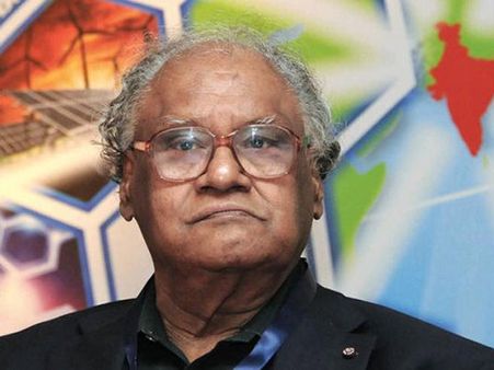 ભડક્યા 'ભારત રત્ન' પ્રો. રાવ, નેતાઓને ગણાવ્યા 'મૂર્ખ'