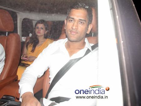 ધોની અને તેની પત્ની 