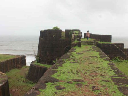 દેવગઢ: દેવગઢ પેલેસ 