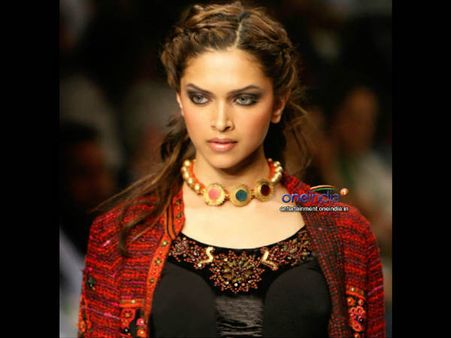 હૅટ્રિક ગર્લ દીપિકાની 30 હસીન તસવીરો હૅટ્રિક ગર્લ દીપિકાની 30 હસીન તસવીરો