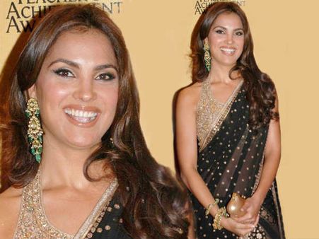 બનારસી સાડીઓ પસંદ