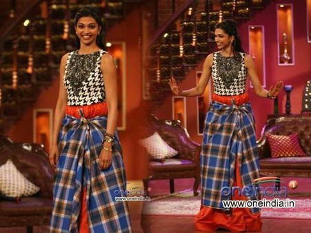 ડ્રેસમાં ડાન્સ ડ્રેસમાં ડાન્સ