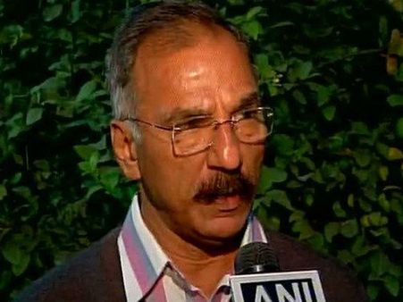 જાસૂસી કાંડ મૂદ્દે મોદી મારી સાથે ચર્ચા કરે: પ્રદીપ શર્મા