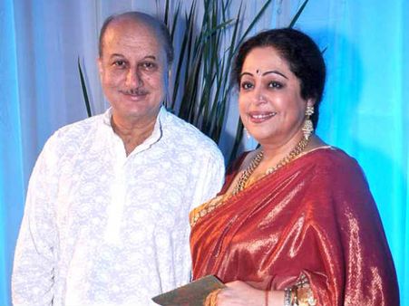 પહેલી વાર રીલ લાઇફ પતિ-પત્ની બન્યાં અનુપમ-કિરણ