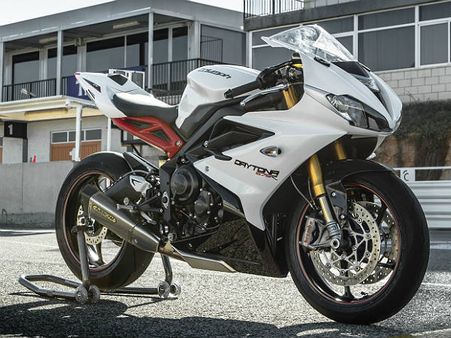 ટ્રાઇંફ ડાયટોના 675R