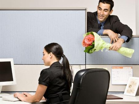 ઓફિસમાં પુરૂષ મિત્ર રાખવાના આ રહ્યાં નુકસાન