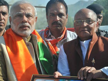 નરેન્દ્ર મોદીએ પોખરણમાં સભાને સંબોધી