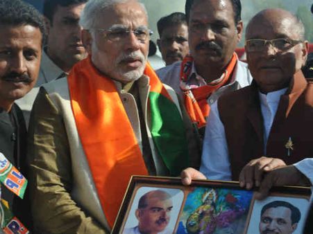 નરેન્દ્ર મોદીએ પોખરણમાં સભાને સંબોધી