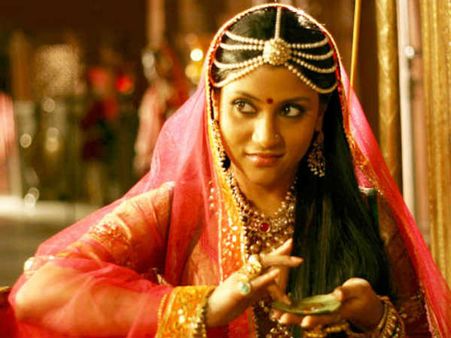 પેજ થ્રી પ્રથમ બૉલીવુડ ફિલ્મ