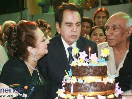 8:9:10:11:12:13એ સાયરાનું દિલીપને ‘હૅપ્પી બર્થ ડે’