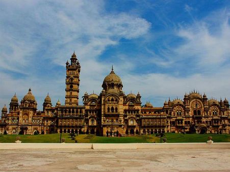 લક્ષ્મી વિલાસ પેલેસ 