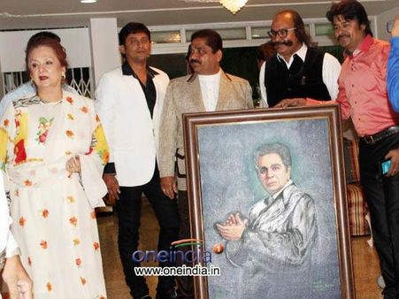 Pics : મિત્રો-તબીબો સાથે જન્મ દિવસ ઉજવતાં દિલીપ