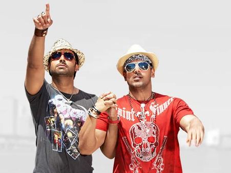 બૉલીવુડમાં પણ ધૂમ વેચાય છે 'ગે સેક્સ'નો ફંડો