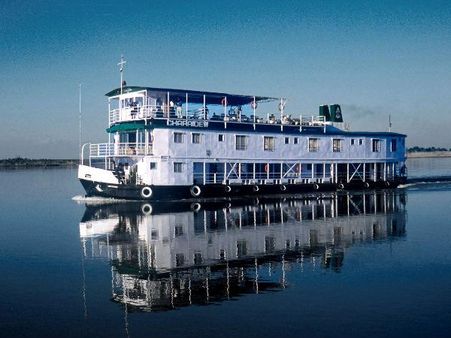 નદીને નિહાળો ક્રૂઝથી