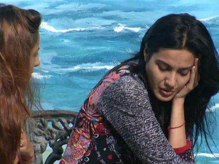 અપસેટ કામ્યા