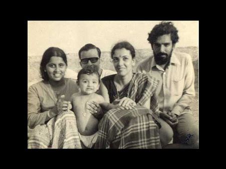 પરિવાર સાથે જ્હૉન