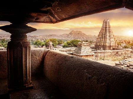 હમ્પીના ખંડેરોને નિહાળો