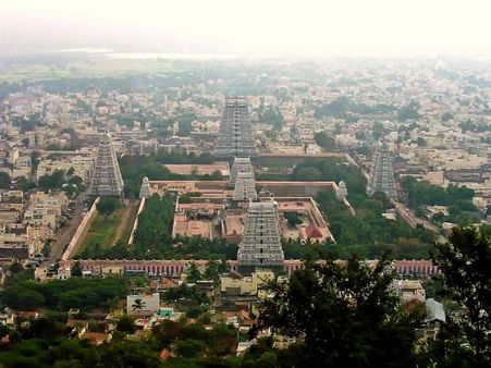 અન્નામલાઇ જે છે એક પ્રતિષ્ઠિત ગોપુરમ