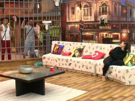 ઍન્ડી વચ્ચે પડ્યાં