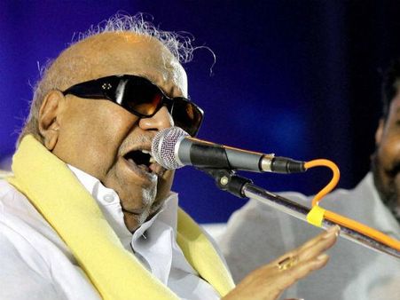 કરૂણાનિધિએ મોદીની કરી પ્રશંસા, કોંગ્રેસના ખતરાની ઘંટી