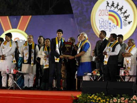 નરેન્દ્ર મોદીએ ખેલમહાકુંભ-2013નું સમાપન કર્યું
