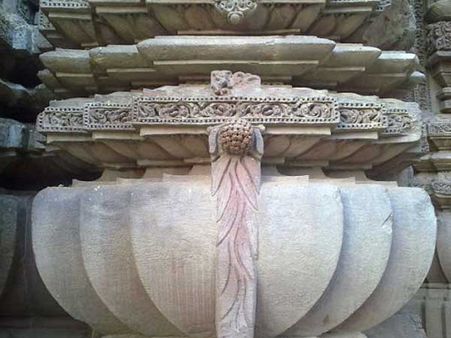 રાજારાણી મંદિરની કોતરણી