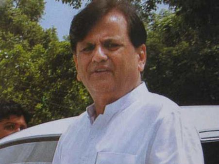 'કેન્ટિન કોન્ટ્રાક્ટર હતા મોદી, ક્યારેય ચા નથી વેચી'