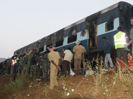 નાંદેડ-બેંગલો એક્સપ્રેસના એસી કોચમાં આગ