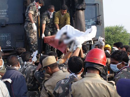 નાંદેડ-બેંગલો એક્સપ્રેસના એસી કોચમાં આગ