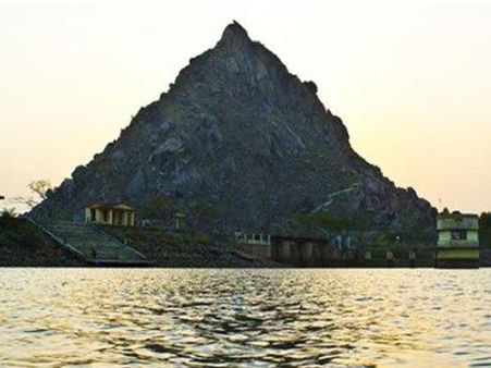 નદીનું મનોરમ દ્રશ્ય