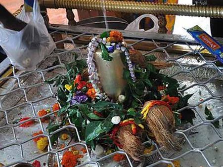 મંદિરમાં આવેલું શિવલિંગ