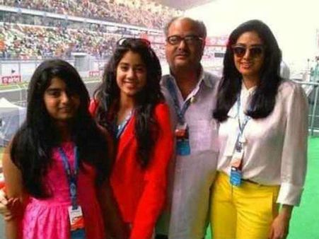 પરિવાર સાથે શ્રીદેવી પરિવાર સાથે શ્રીદેવી