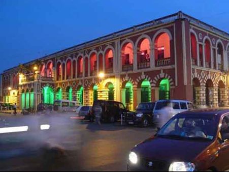 રંગીન અને જીવંત