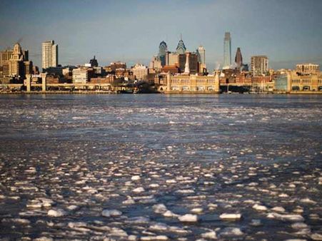 ફિલાડેલ્ફિયાની ડેવાલેર નદી જામી ગઇ