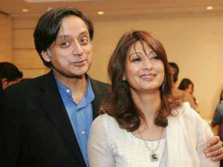 આ પાંચ વિવાદો સાથે જોડાયેલી હતી શશિ-સુનંદાની પ્રેમકાણી