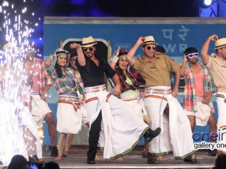 શાહરુખનું લુંગી ડાન્સ