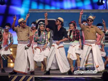 શાહરુખનું લુંગી ડાન્સ