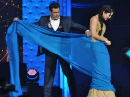 Pics : સલમાનની જય હો, સન્નીને સાડી પહેરતા શિખવાડી!