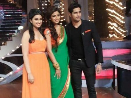 પ્રમોશનમાં વ્યસ્ત